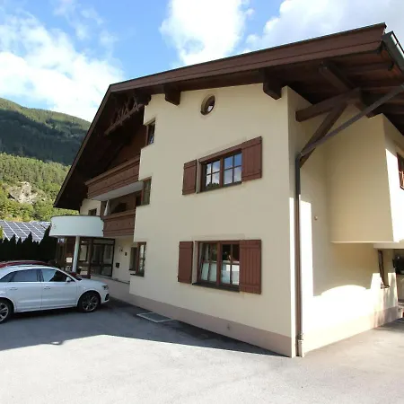 Mountain In With Balcony Apartmán *